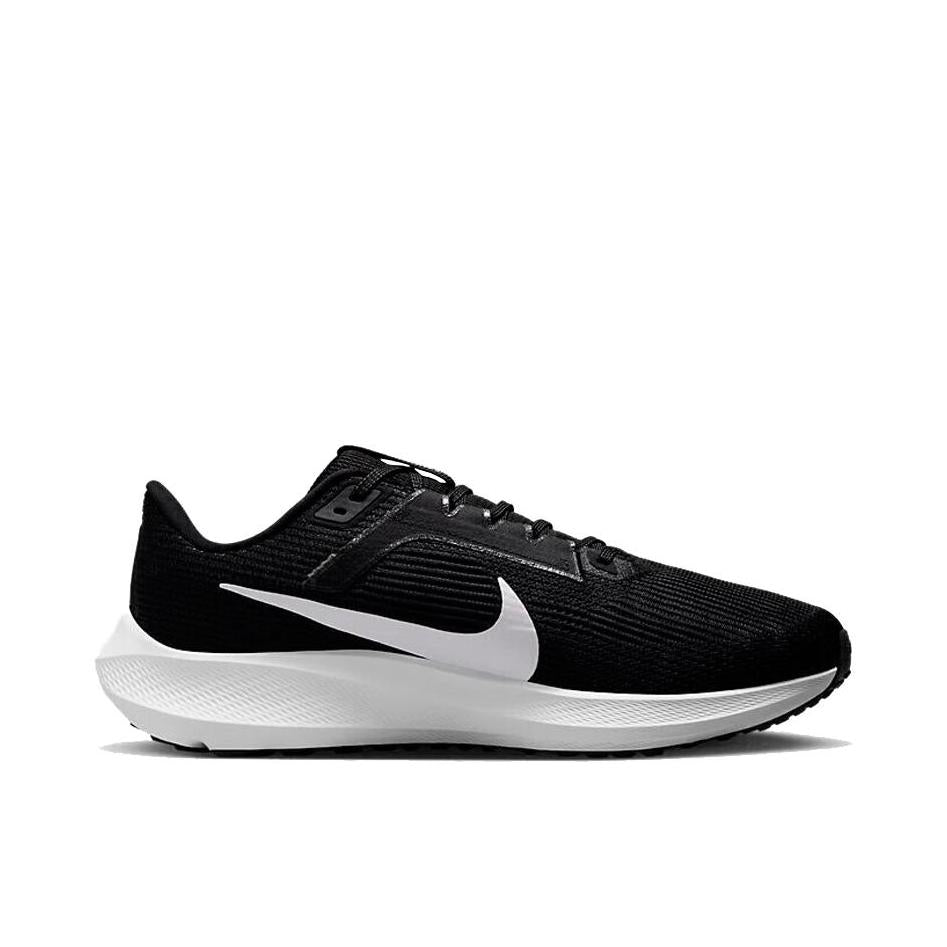 Nike Air Zoom Pegasus 40 ¨C Black / White Mesh Running Sneakers
